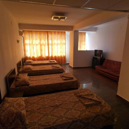 Hotel Dinastia Piteszti Zewnętrze zdjęcie