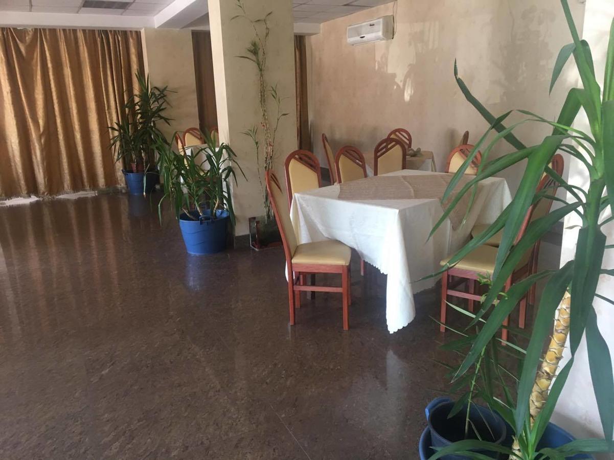 Hotel Dinastia Piteszti Zewnętrze zdjęcie