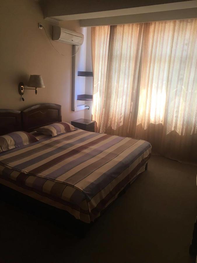 Hotel Dinastia Piteszti Zewnętrze zdjęcie