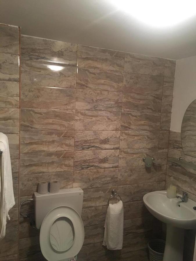Hotel Dinastia Piteszti Zewnętrze zdjęcie