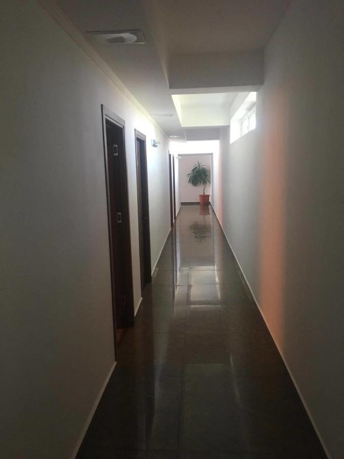 Hotel Dinastia Piteszti Zewnętrze zdjęcie